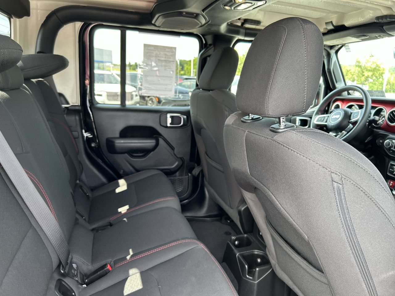 Used 2023 Jeep Gladiator Rubicon AWD/4WD image 18