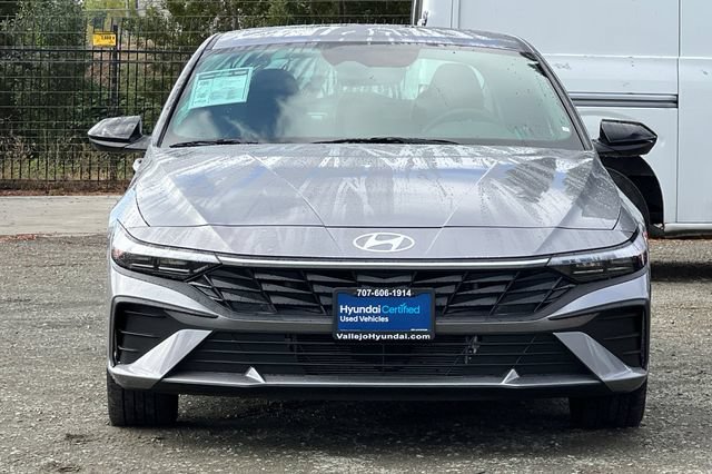 Certified 2025 Hyundai Elantra SEL FWD image 11