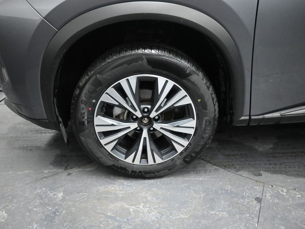 Used 2023 Nissan Rogue SV image 14