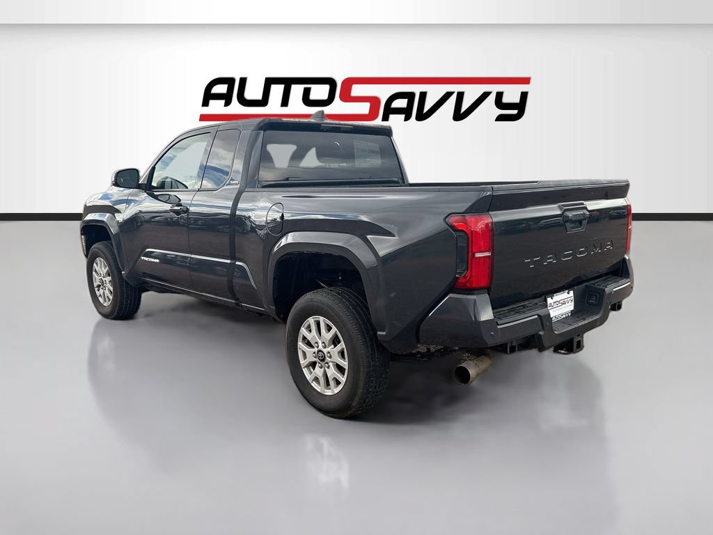 Used 2024 Toyota Tacoma SR5 AWD/4WD image 5
