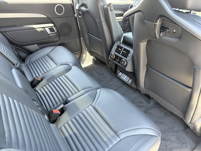 New 2026 Land Rover Discovery Dynamic SE AWD/4WD image 17