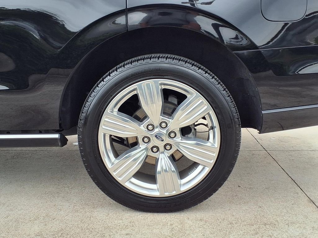 Used 2024 Ford Expedition Platinum AWD/4WD image 8