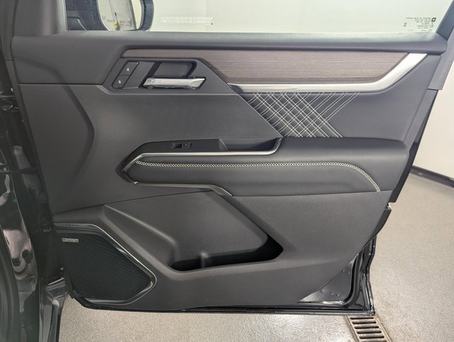 Used 2025 GMC Acadia Denali image 28