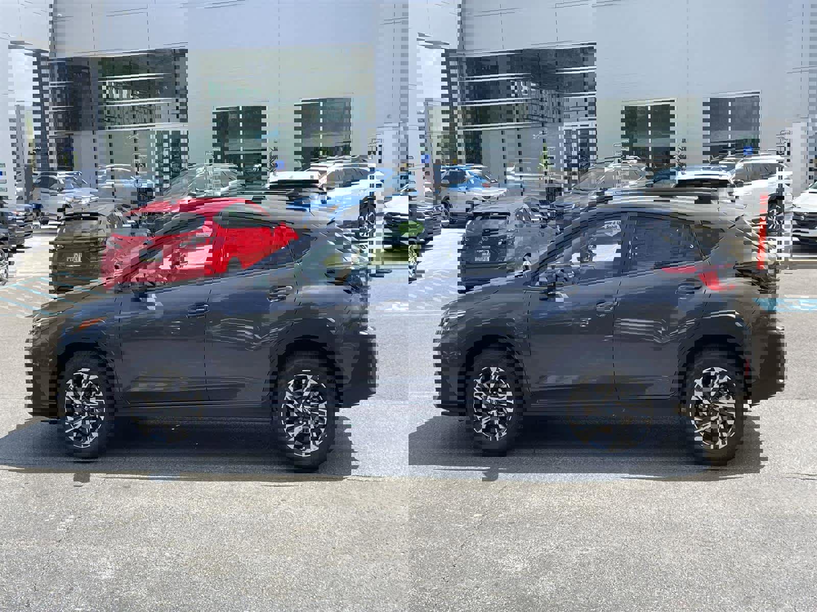 Used 2025 Subaru Crosstrek 2.0i Premium image 2