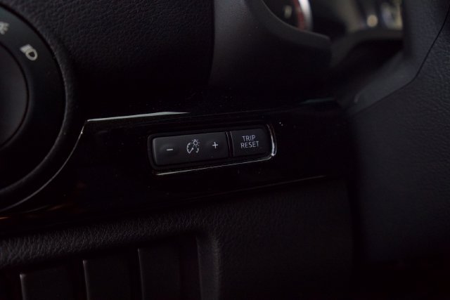 Used 2023 Nissan Titan SV AWD/4WD image 15