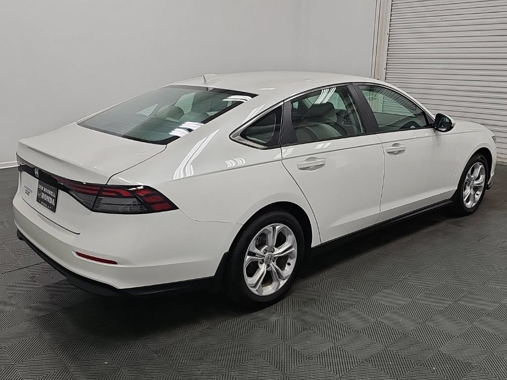 Used 2026 Honda Accord LX image 9