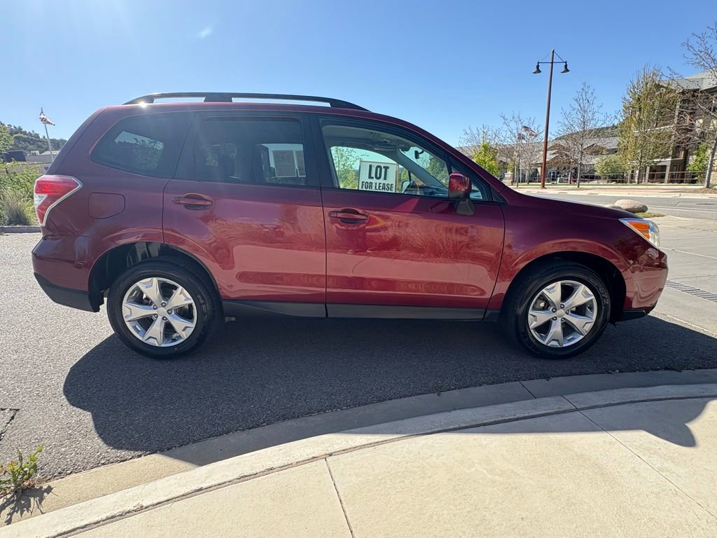 Used 2016 Subaru Forester 2.5i Premium AWD/4WD image 10