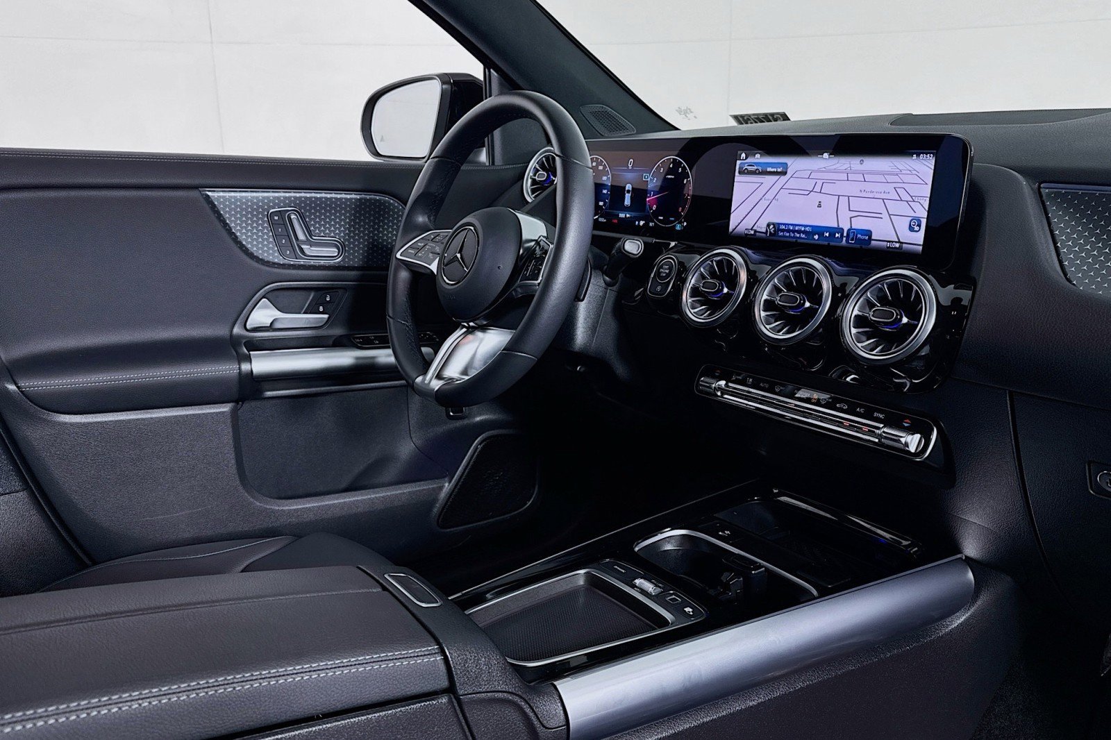 Certified 2025 Mercedes-Benz GLA 250 image 16