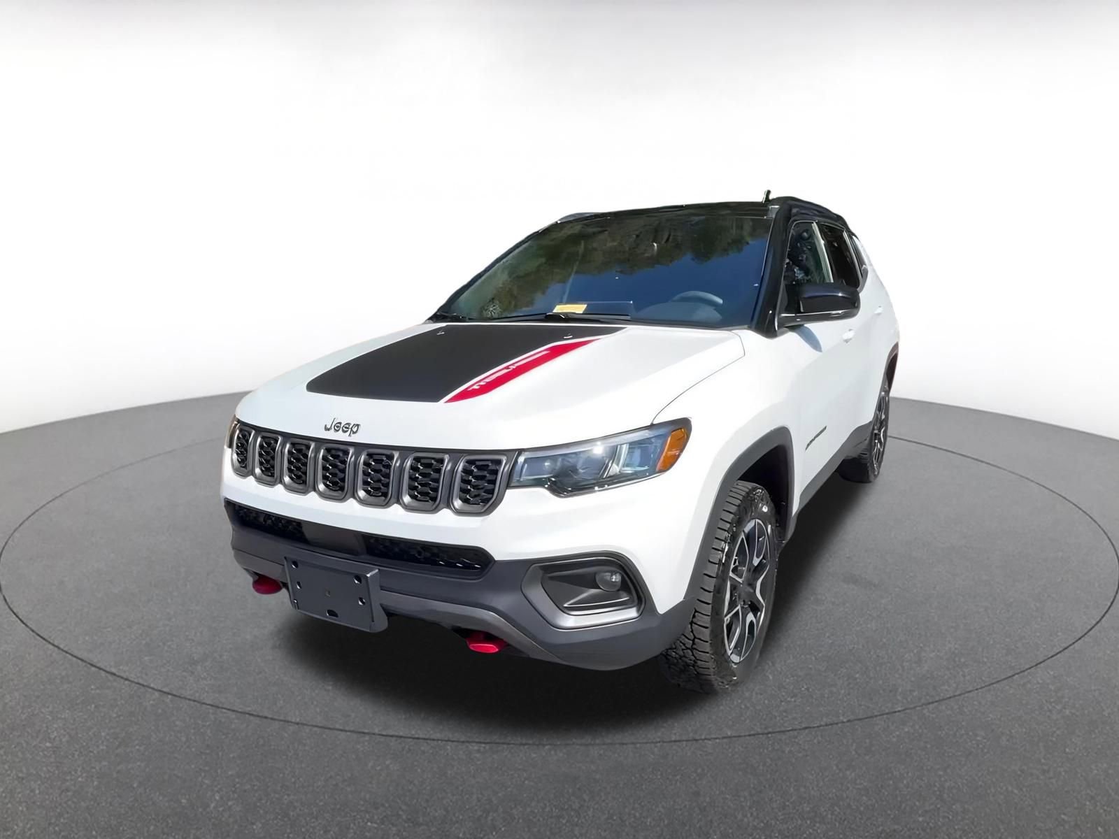 Used 2025 Jeep Compass Trailhawk image 7