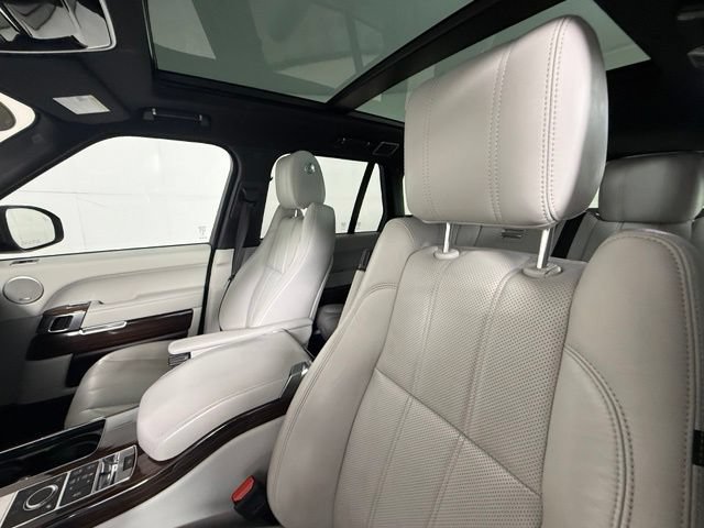 Used 2017 Land Rover Range Rover HSE AWD/4WD image 5