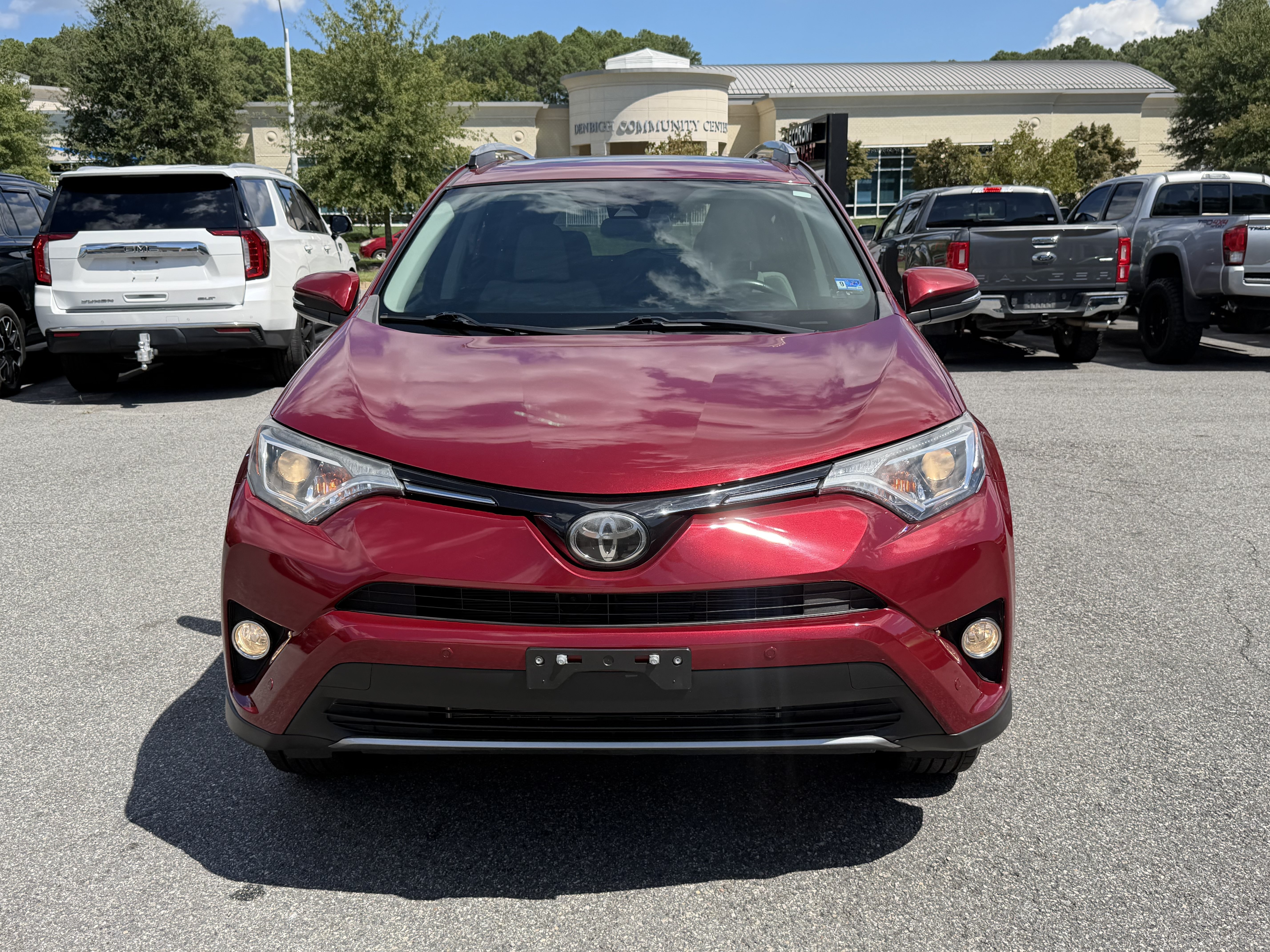 Used 2018 Toyota RAV4 XLE FWD image 3