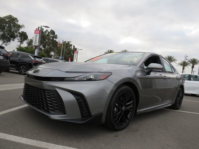 Certified 2025 Toyota Camry SE w/ Convenience Package FWD image 3
