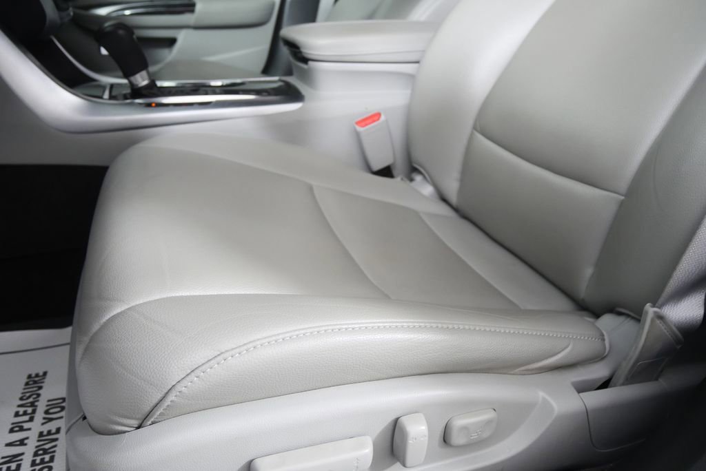 Used 2019 Acura TLX FWD image 9