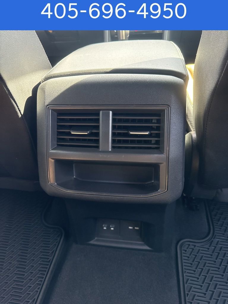 Used 2022 Volkswagen Atlas Cross Sport SE image 19