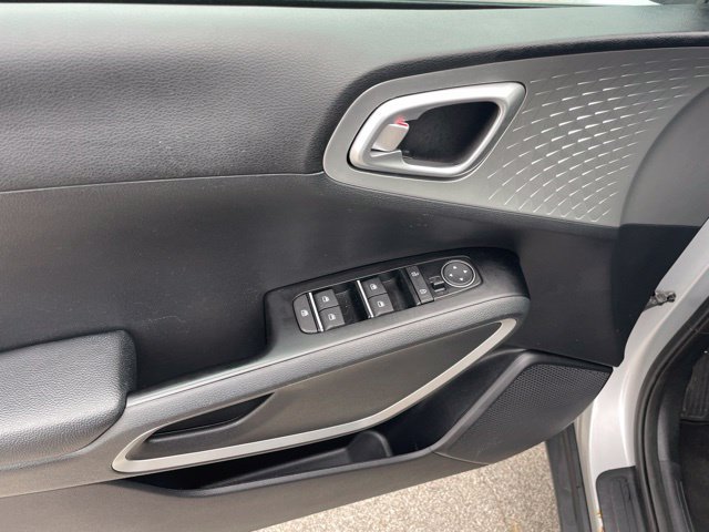 Used 2020 Kia Soul LX FWD image 19