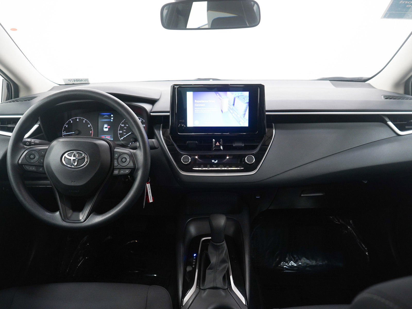 Used 2025 Toyota Corolla LE FWD image 13