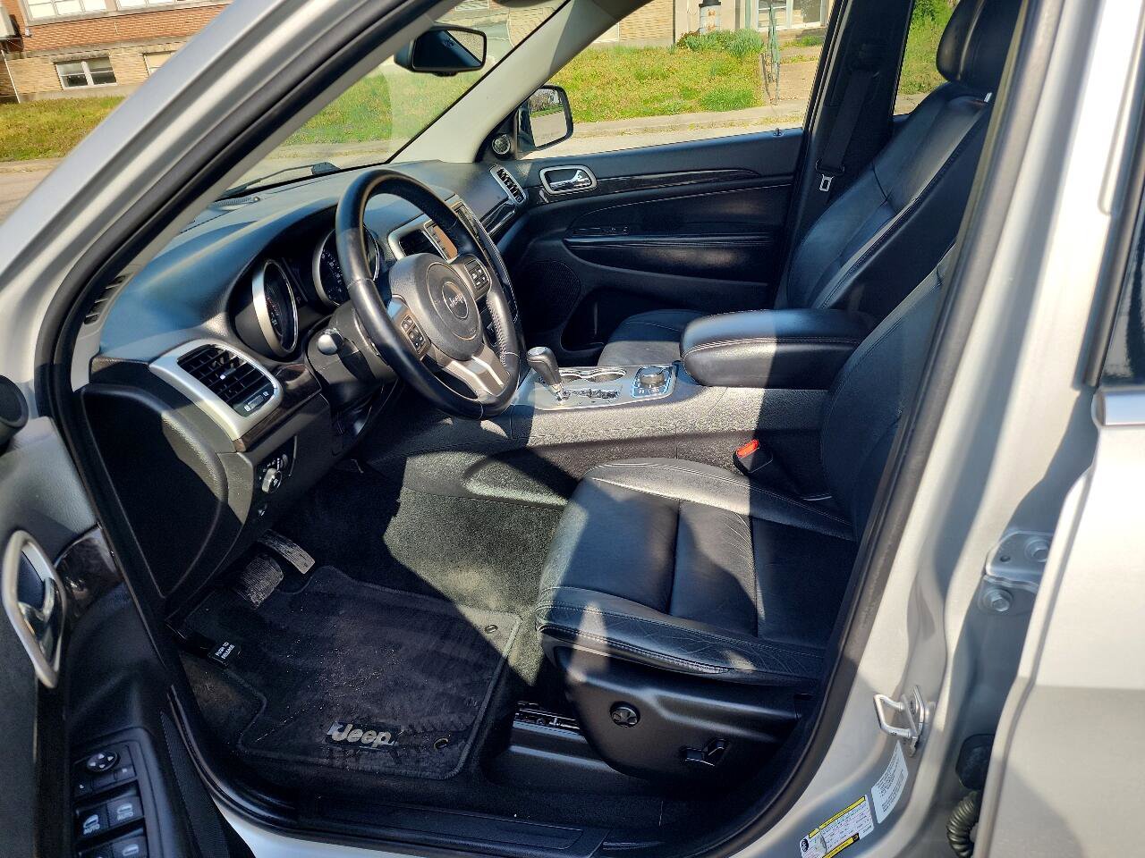 Used 2012 Jeep Grand Cherokee Laredo image 9