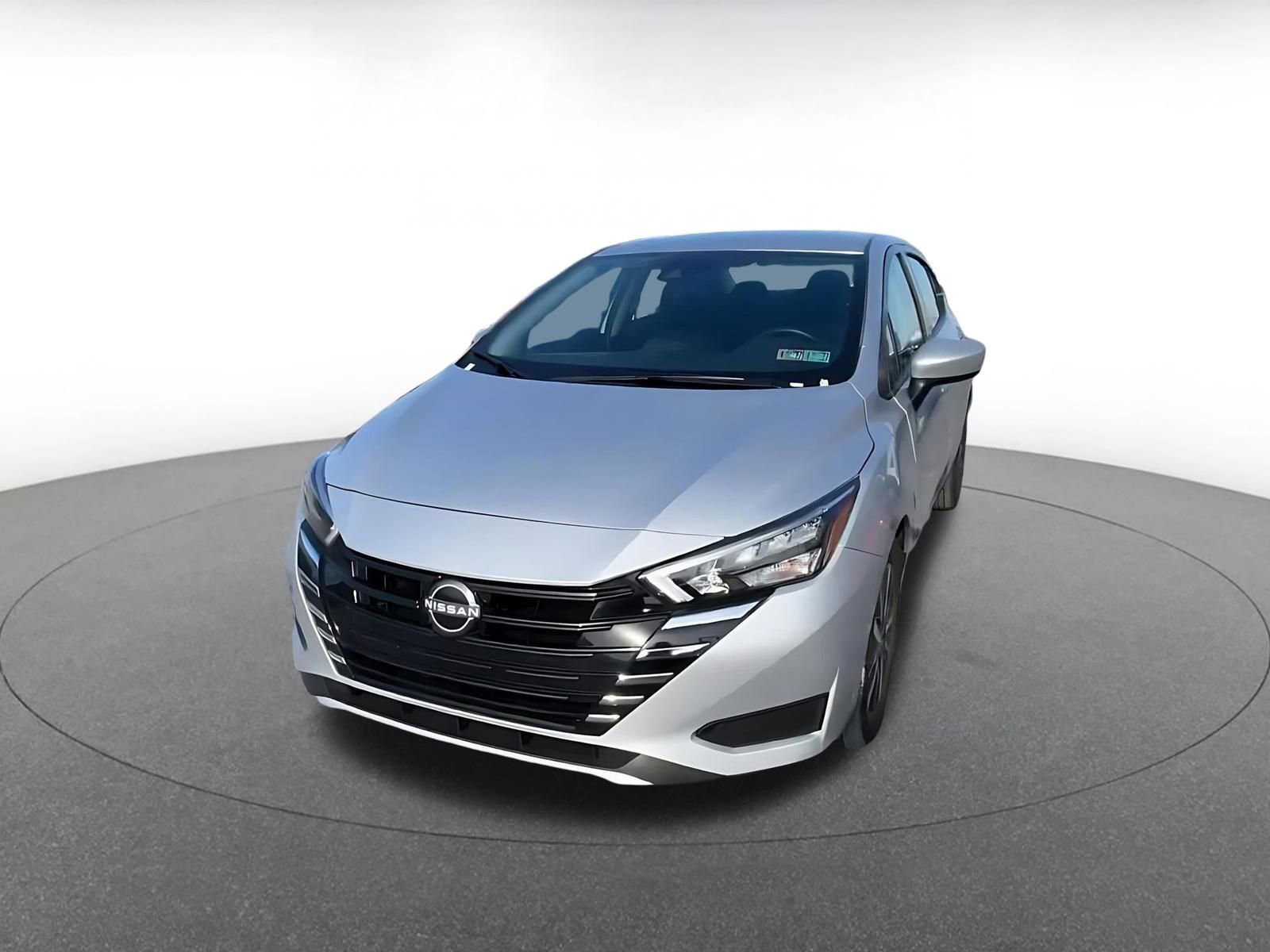 Used 2025 Nissan Versa SV image 6