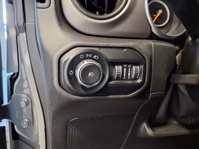 Used 2021 Jeep Wrangler Sport AWD/4WD image 7