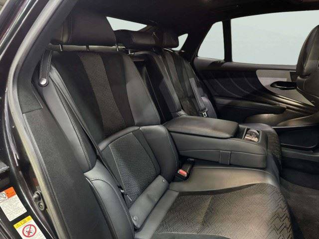 Used 2018 Lexus LS 500 F Sport w/ Accessory Package (Z1) AWD/4WD image 38