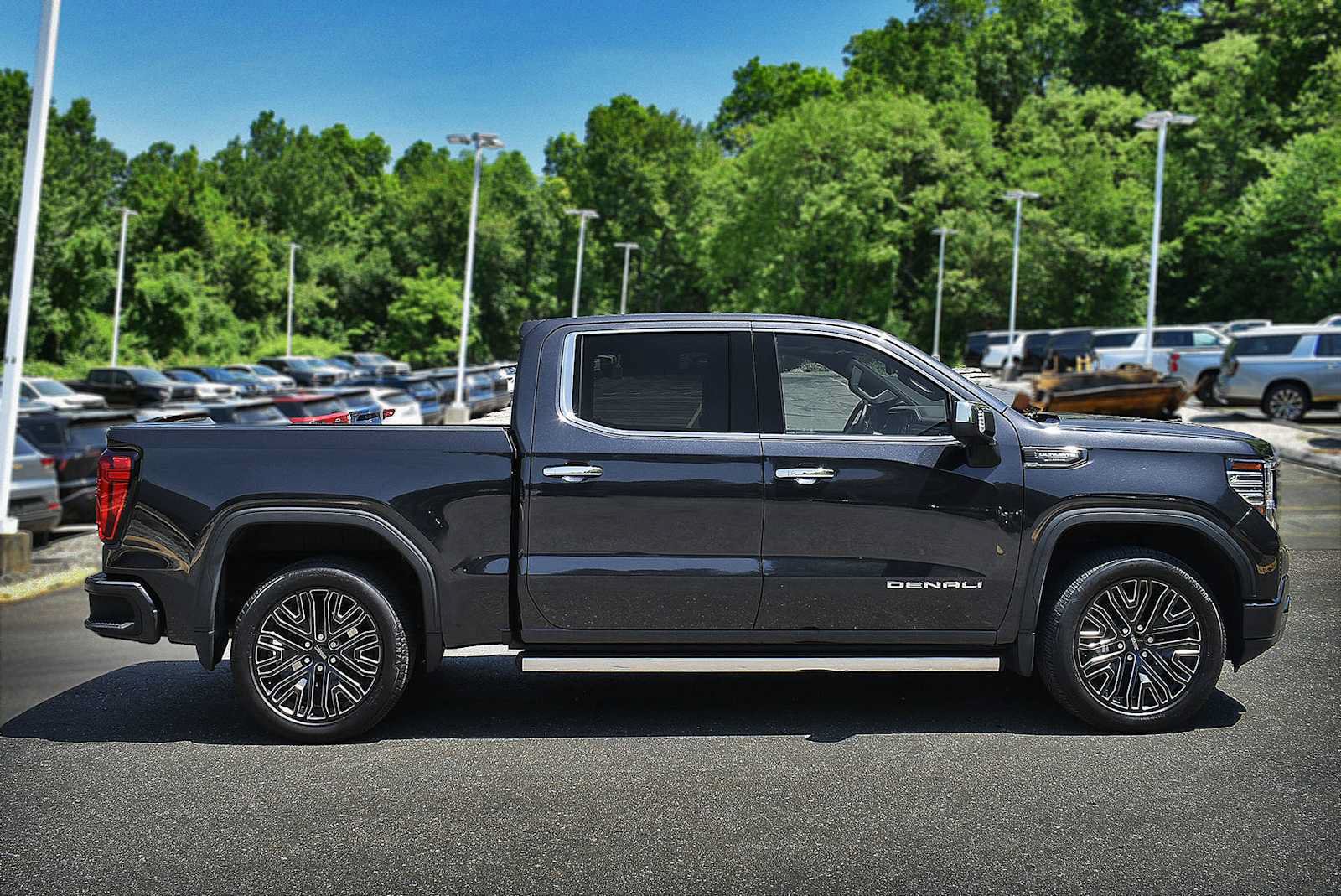 Used 2022 GMC Sierra 1500 Denali Ultimate AWD/4WD image 7