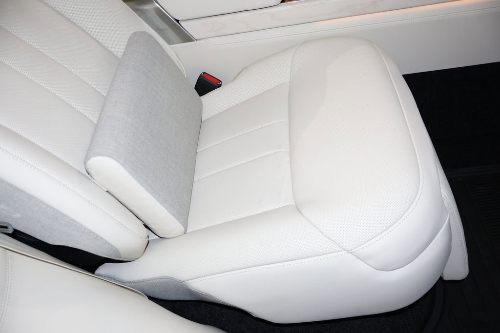 Used 2024 Land Rover Range Rover Long Wheelbase SE image 35