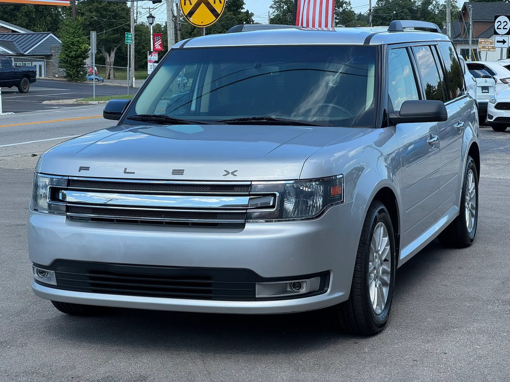 Used 2018 Ford Flex SEL w/ Equipment Group 202A AWD/4WD image 2