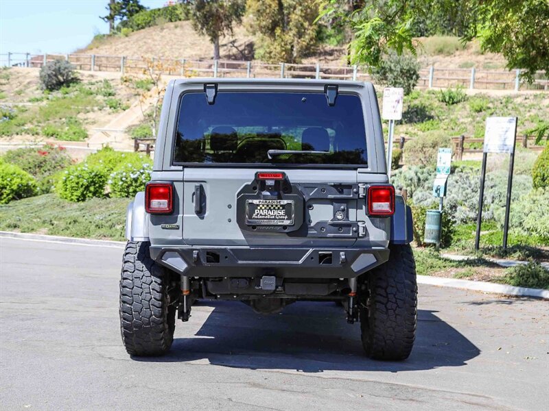 Used 2022 Jeep Wrangler Unlimited Rubicon w/ LED Lighting Group AWD/4WD image 4