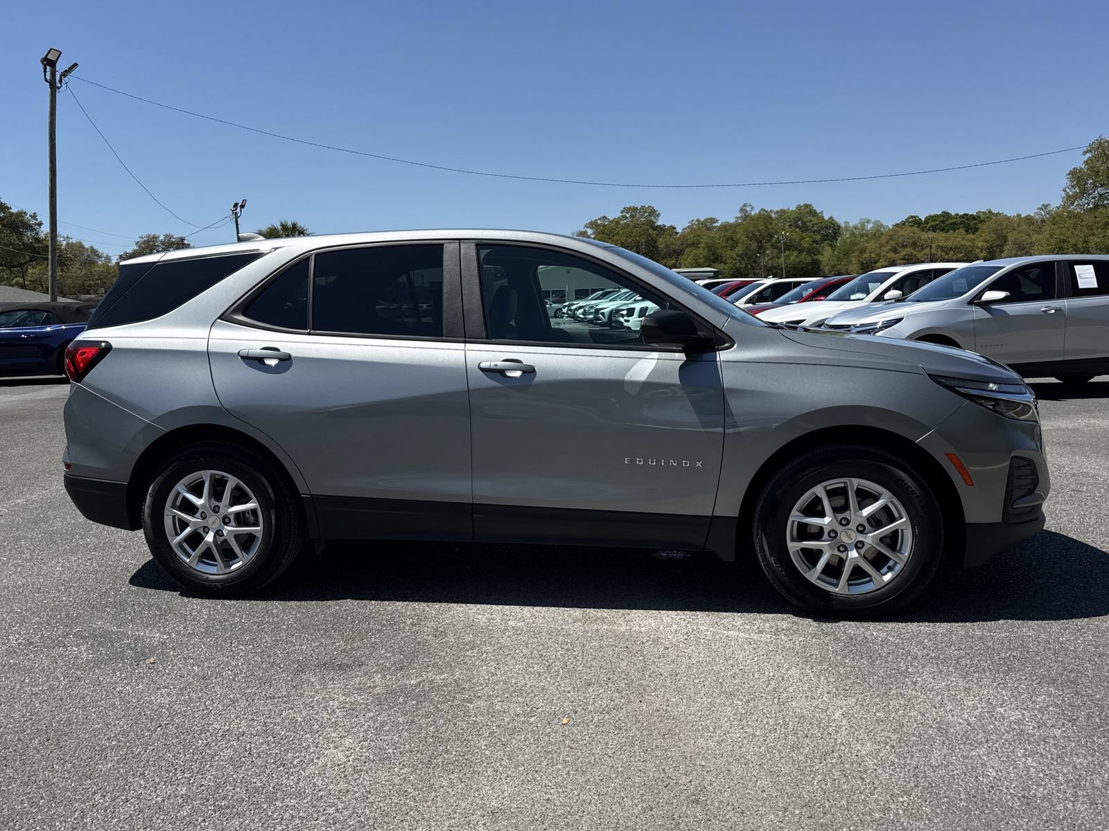 Used 2023 Chevrolet Equinox LS w/ LS Convenience Package FWD image 6