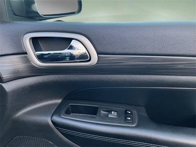 Used 2020 Jeep Grand Cherokee Altitude image 31