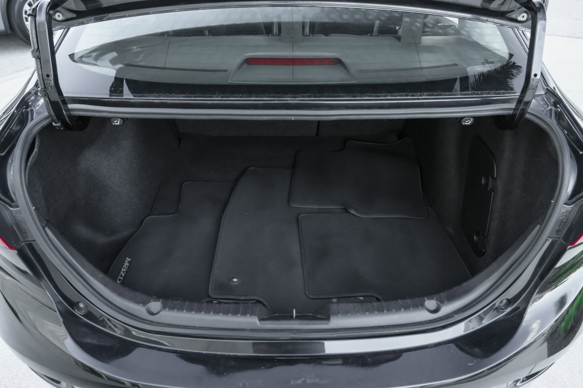 Used 2014 MAZDA MAZDA3 i Sport image 38