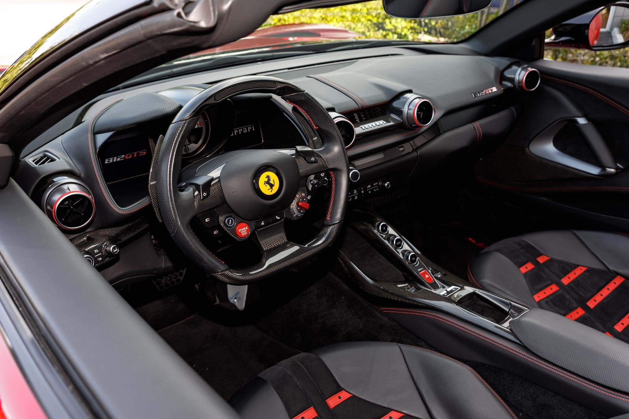 Used 2021 Ferrari 812 GTS RWD image 9