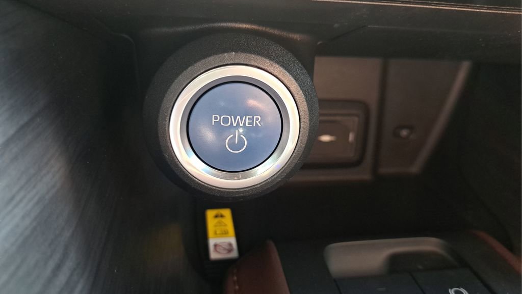 Certified 2021 Toyota Venza Limited image 27