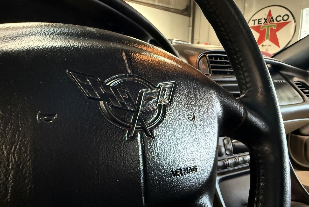Used 1997 Chevrolet Corvette Coupe w/ Memory Pkg RWD image 81