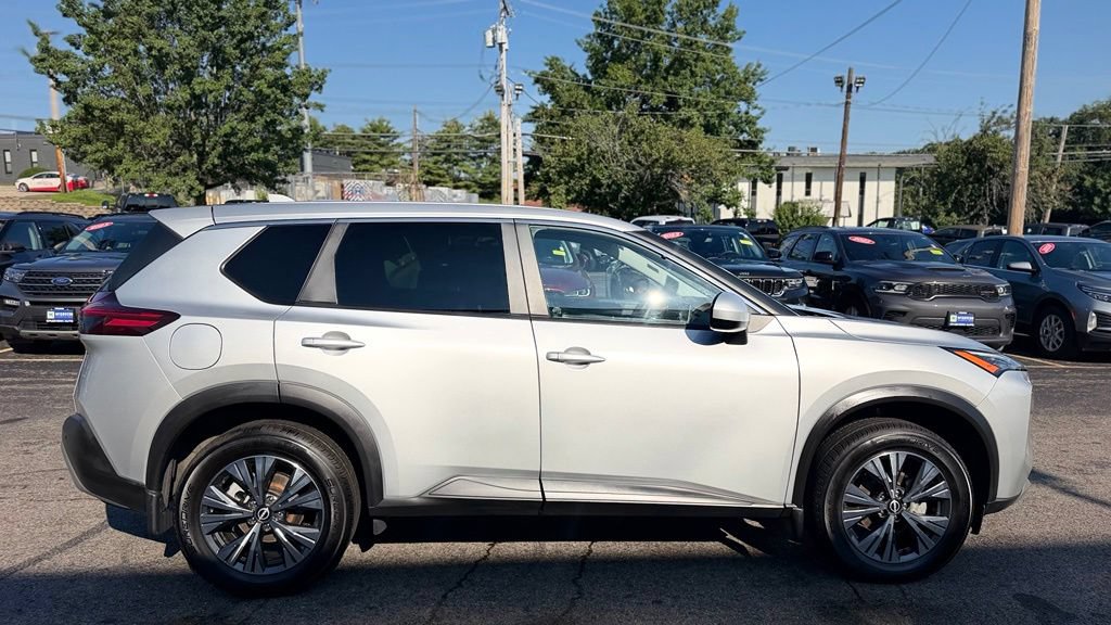 Used 2023 Nissan Rogue SV AWD/4WD image 9