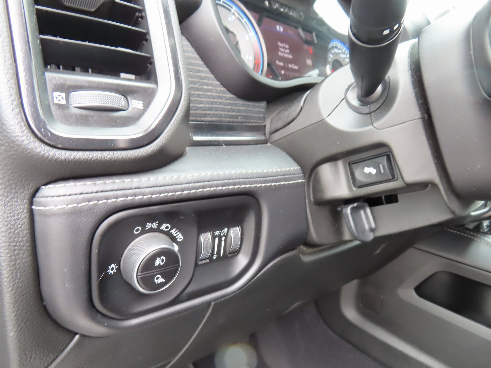 Used 2022 RAM 2500 Limited image 15