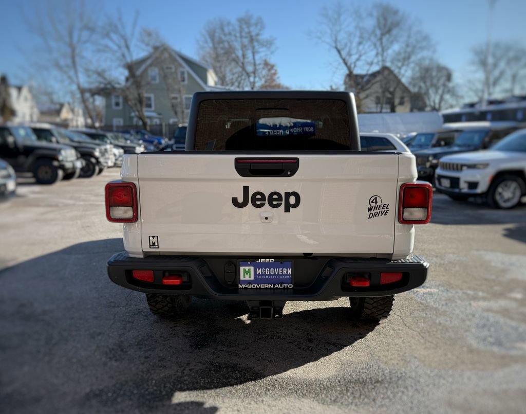 Used 2022 Jeep Gladiator Willys image 10