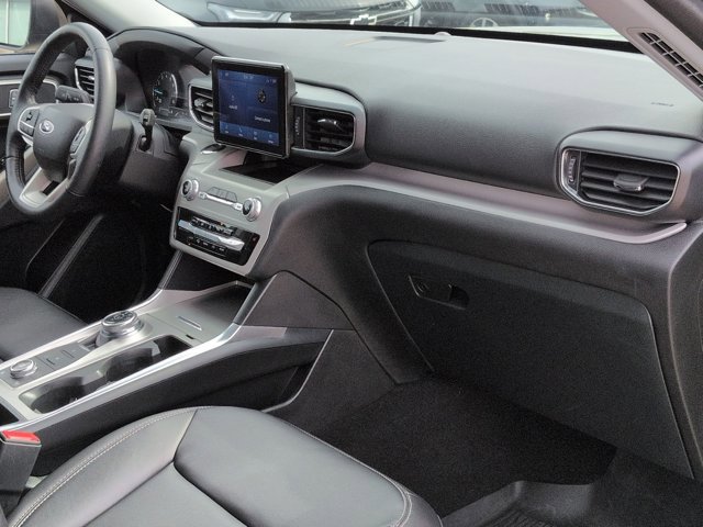 Certified 2024 Ford Explorer XLT w/ Equipment Group 202A image 21
