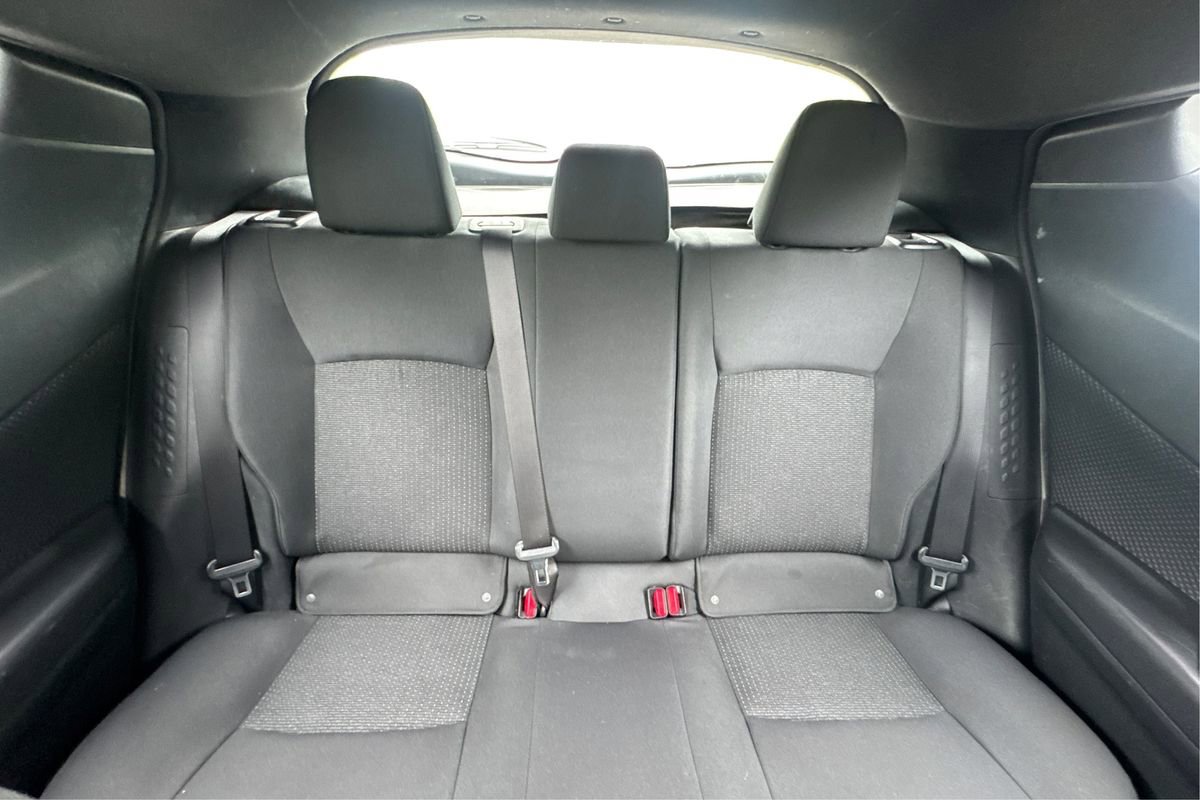 Used 2018 Toyota C-HR XLE FWD image 12