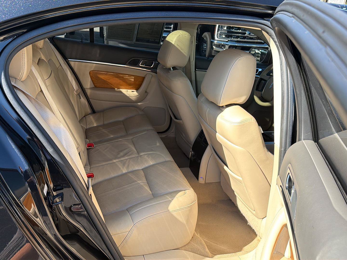 Used 2010 Lincoln MKS FWD image 13