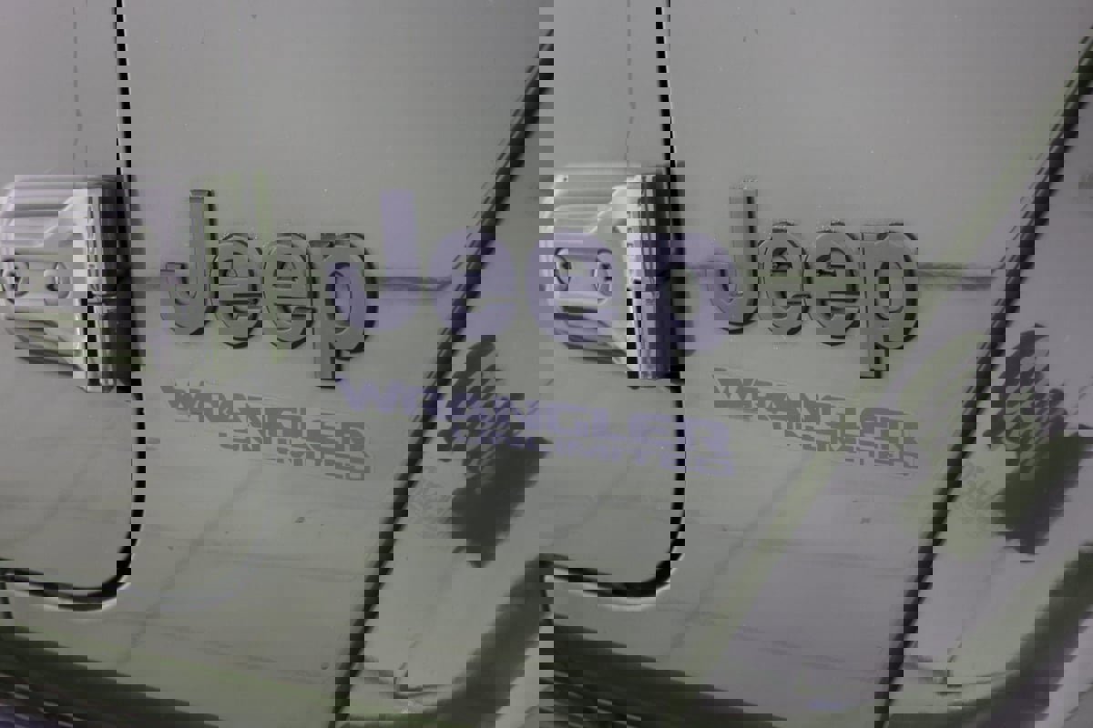 Used 2021 Jeep Wrangler Unlimited Sahara image 14