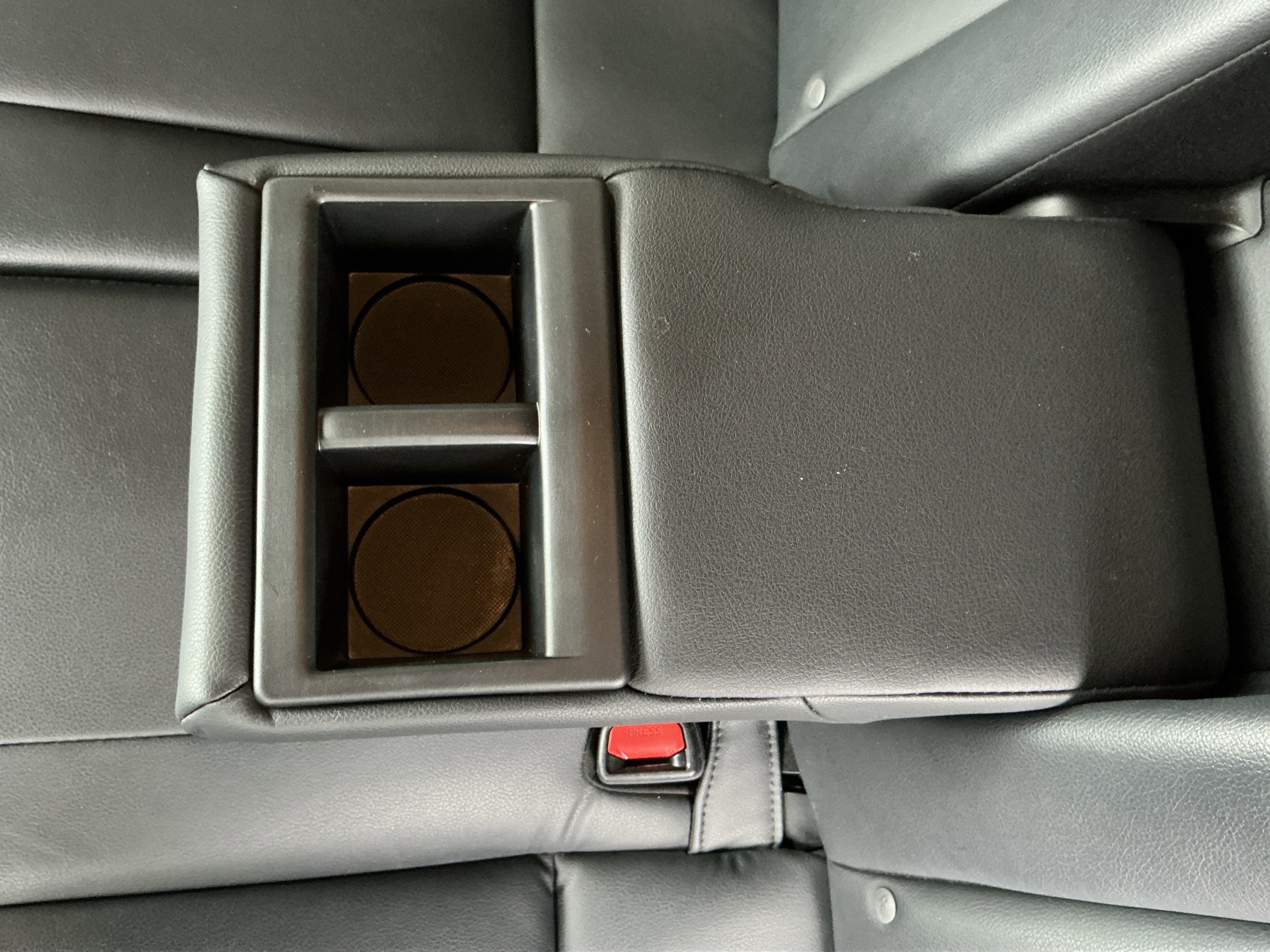 Used 2017 Toyota RAV4 SE image 29