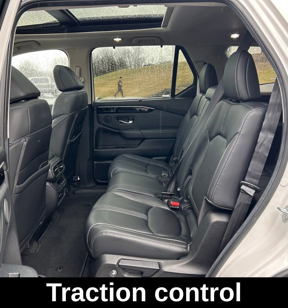 Used 2024 Honda Pilot Touring image 21