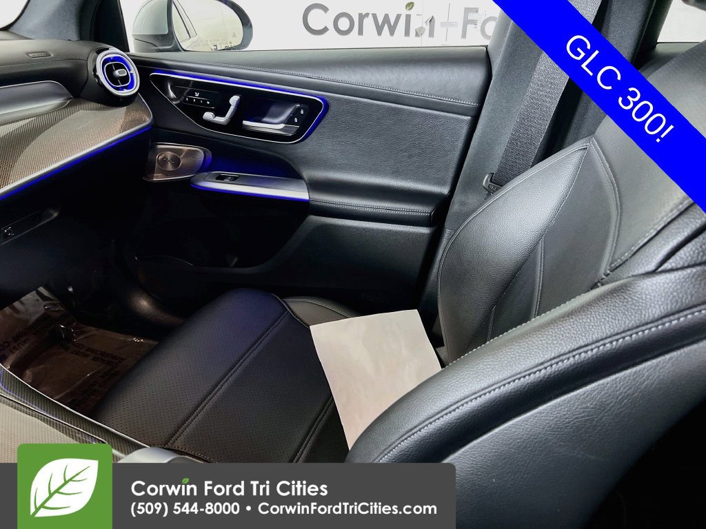 Used 2023 Mercedes-Benz GLC 300 4MATIC image 29