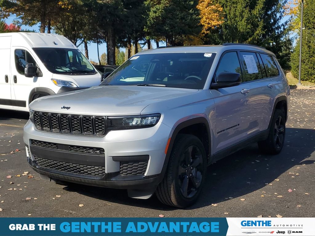 Certified 2024 Jeep Grand Cherokee L Altitude image 2