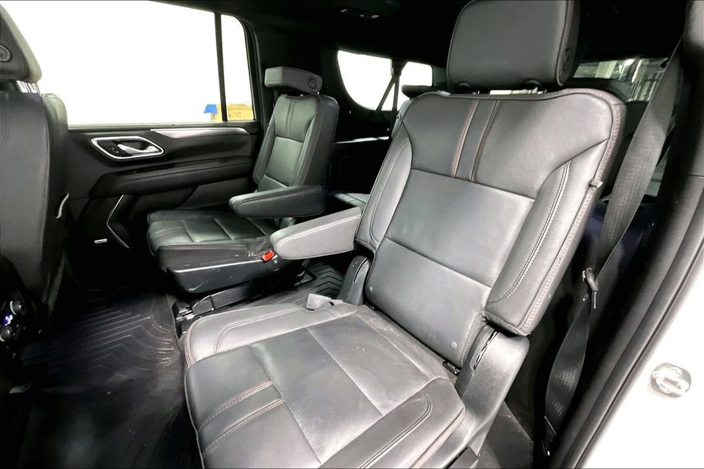Used 2023 Chevrolet Suburban RST w/ Luxury Package RWD image 32
