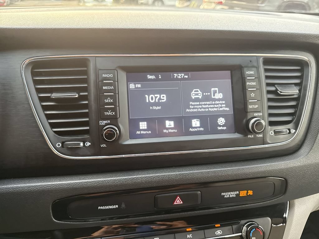 Used 2019 Kia Sedona L FWD image 19