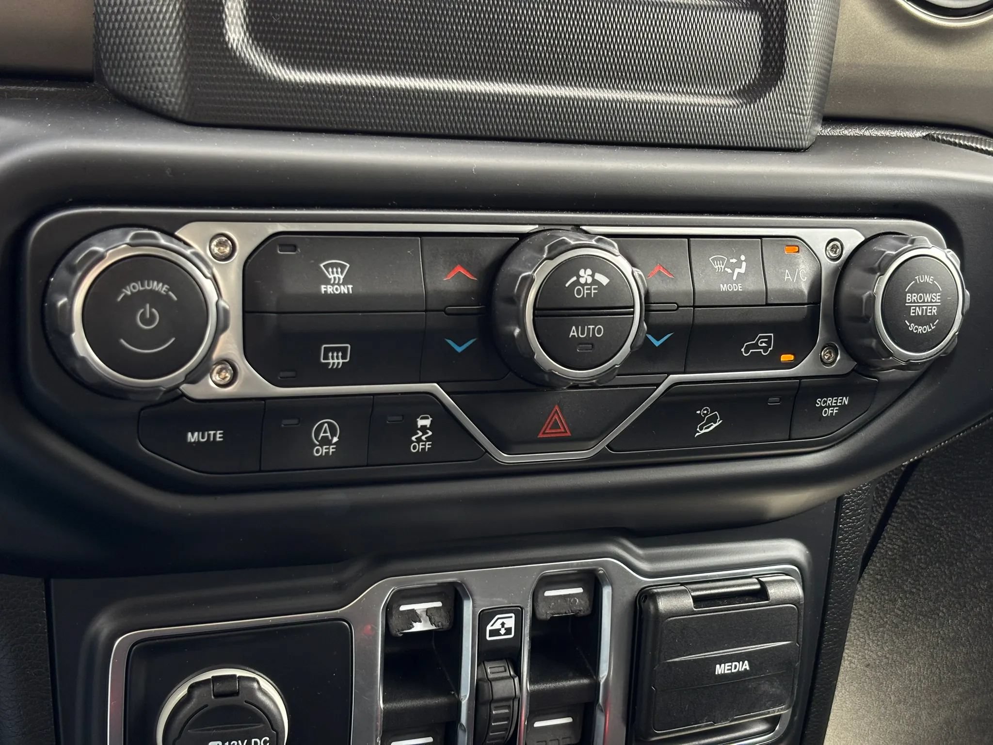 Used 2019 Jeep Wrangler Unlimited Sport S AWD/4WD image 40
