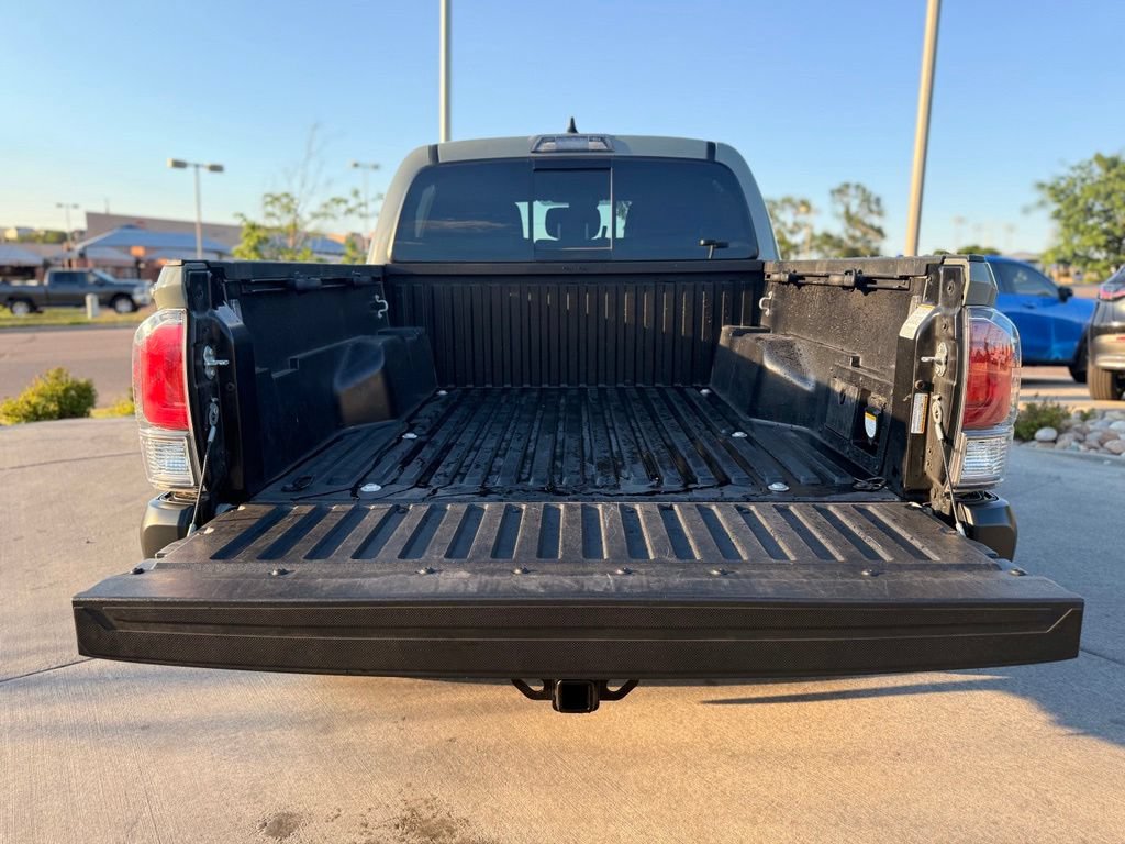 Used 2022 Toyota Tacoma TRD Off-Road w/ Black Out Package (TMS) AWD/4WD image 25