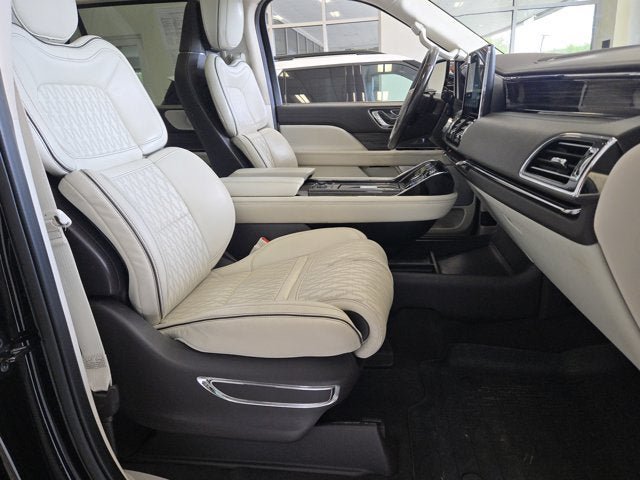 Used 2020 Lincoln Navigator Black Label AWD/4WD image 3